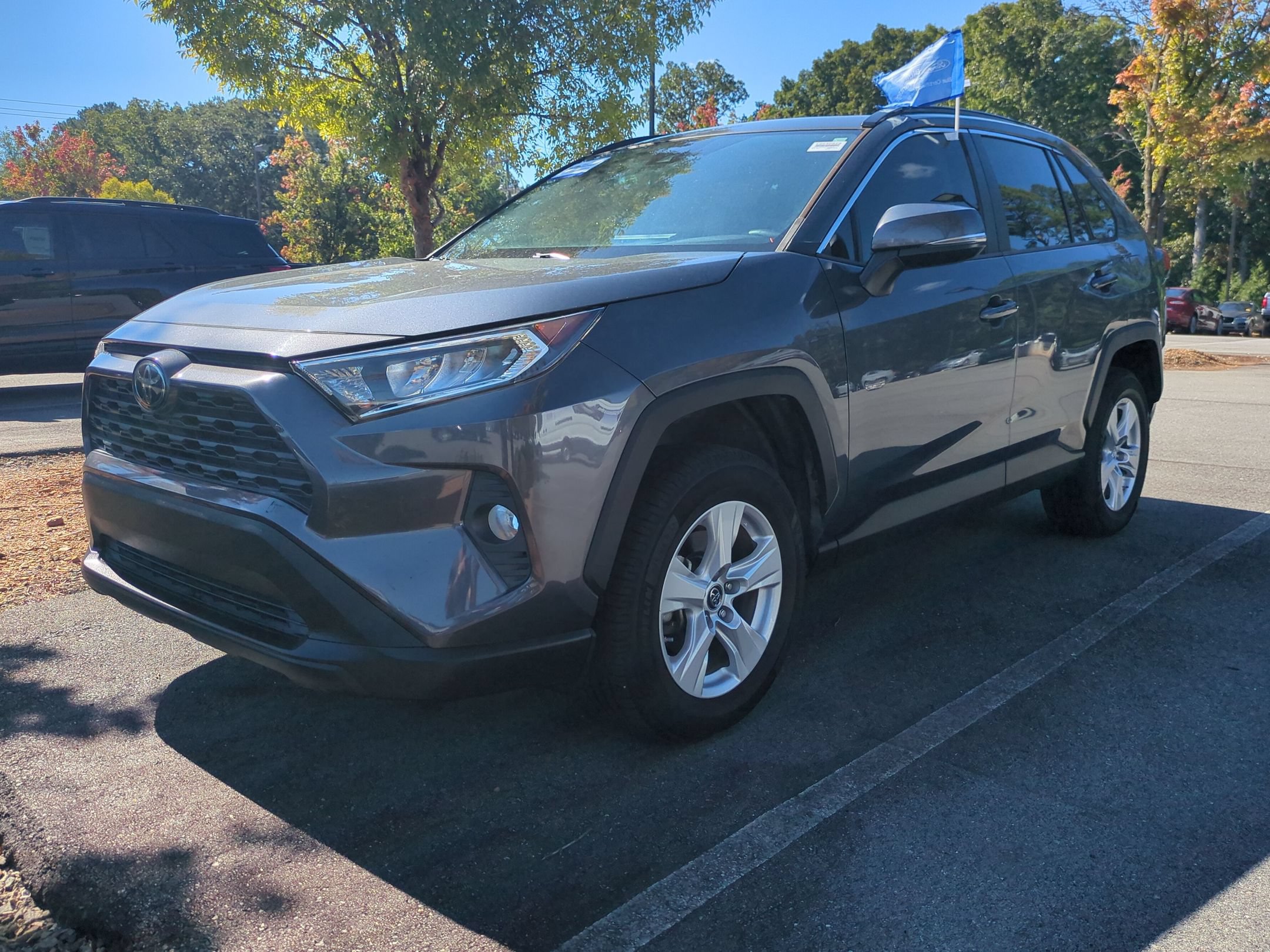 Used 2019 Toyota RAV4 XLE FWD image 6