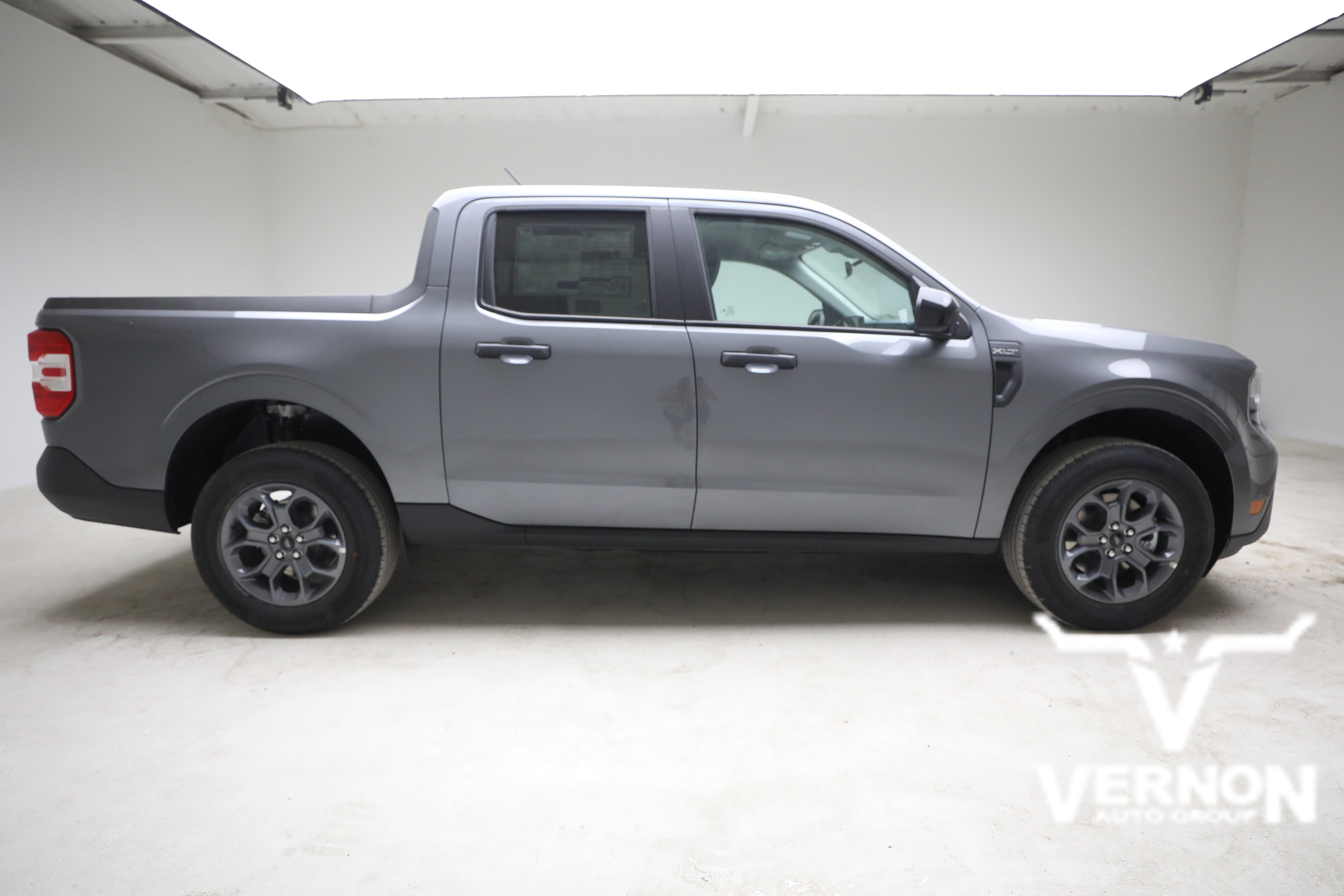 New 2026 Ford Maverick XLT w/ XLT Luxury Package FWD image 6