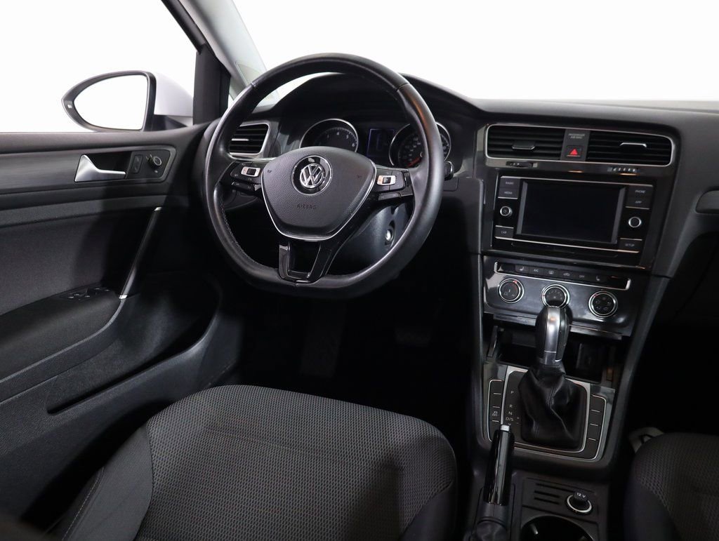 Used 2018 Volkswagen Golf S image 46