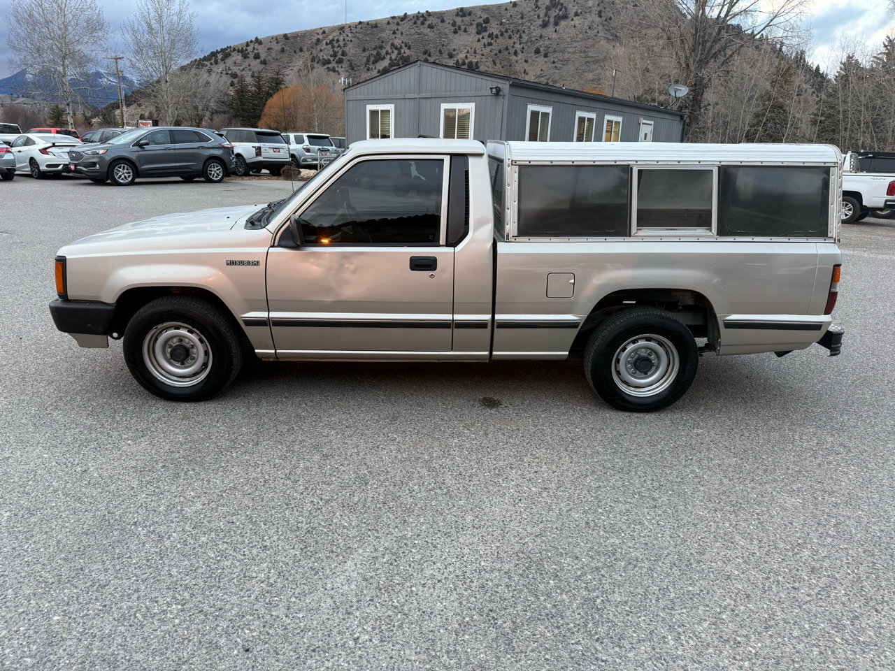 Used 1992 Mitsubishi Mighty Max 2WD Regular Cab image 2