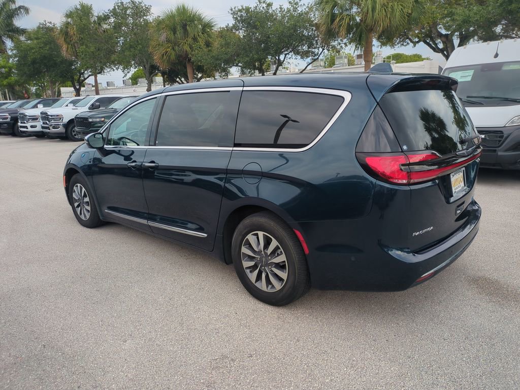 Used 2022 Chrysler Pacifica Limited FWD image 8