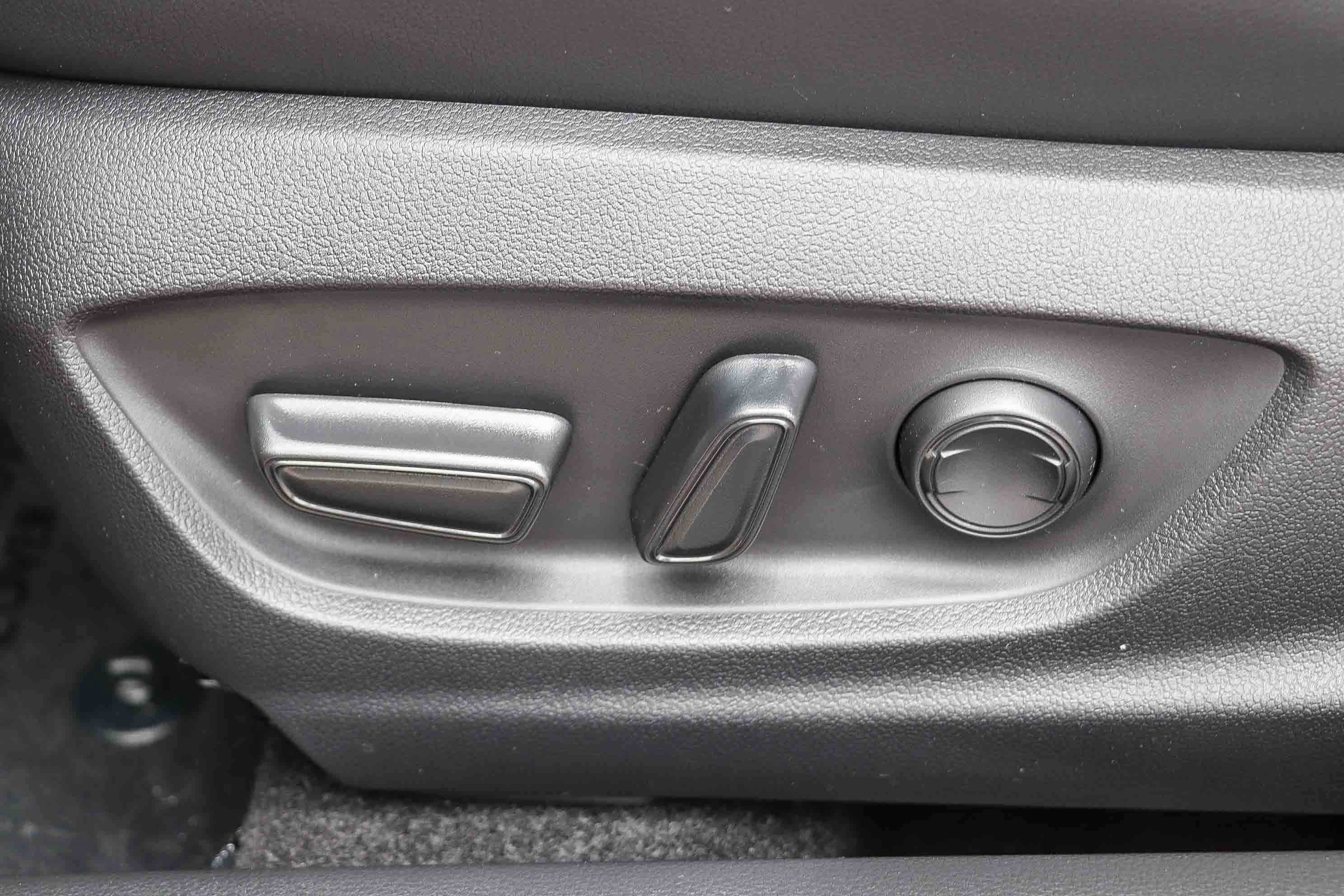 New 2026 Toyota Corolla SE FWD image 24
