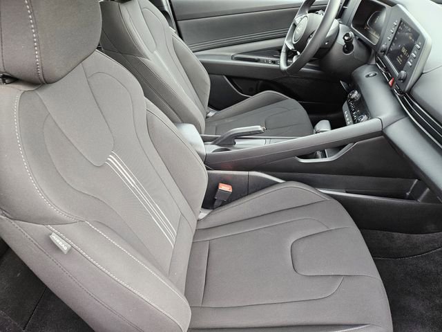 Used 2025 Hyundai Elantra Sport image 10