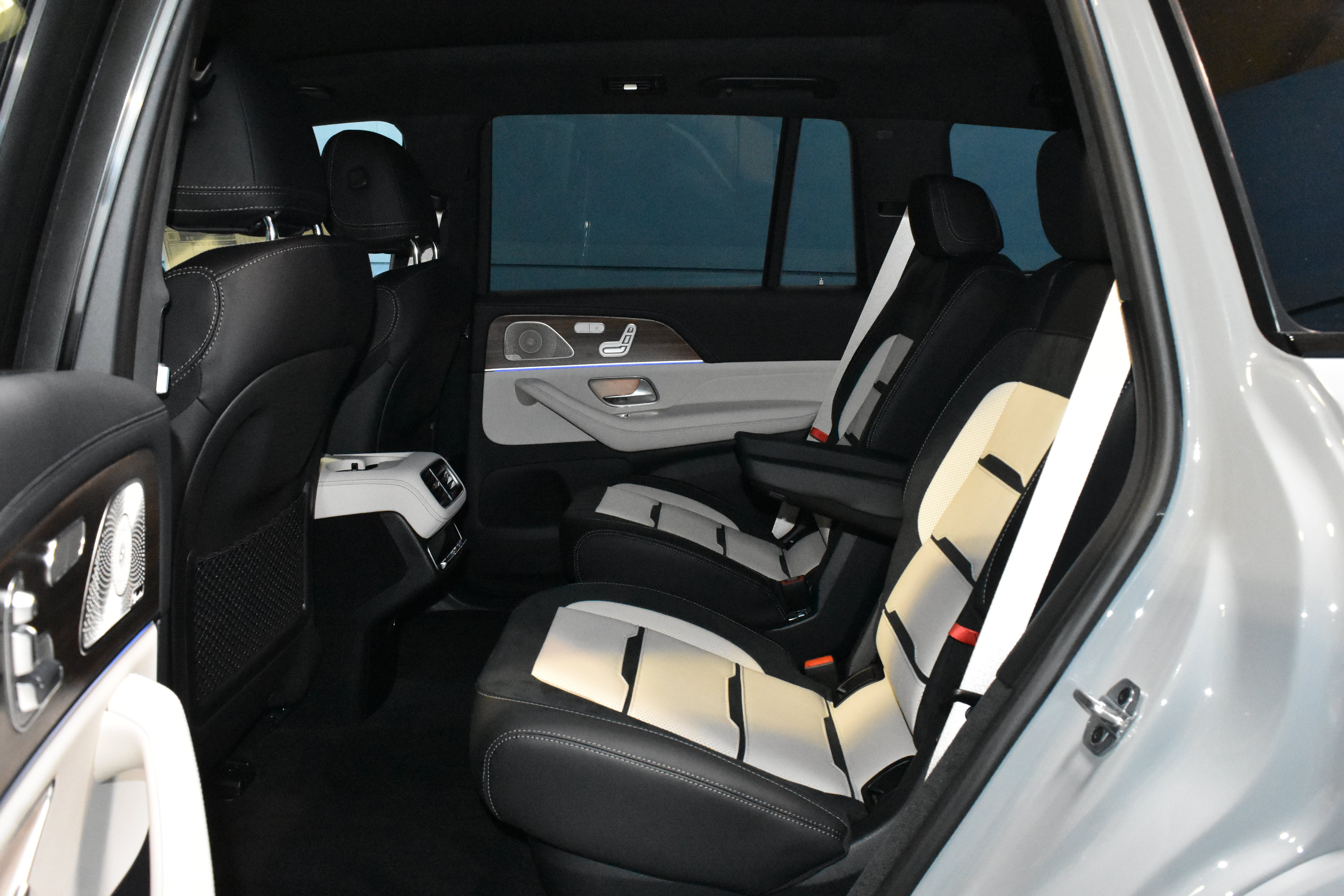 New 2026 Mercedes-Benz GLS 63 AMG 4MATIC image 19