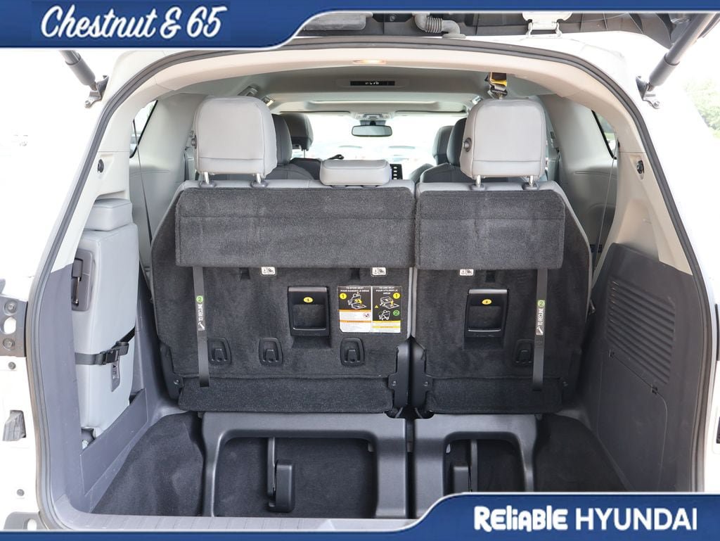 Used 2022 Toyota Sienna XLE w/ XLE Plus Package FWD image 15
