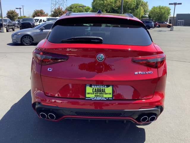 Used 2022 Alfa Romeo Stelvio Quadrifoglio w/ Active Assist Plus Package AWD/4WD image 28