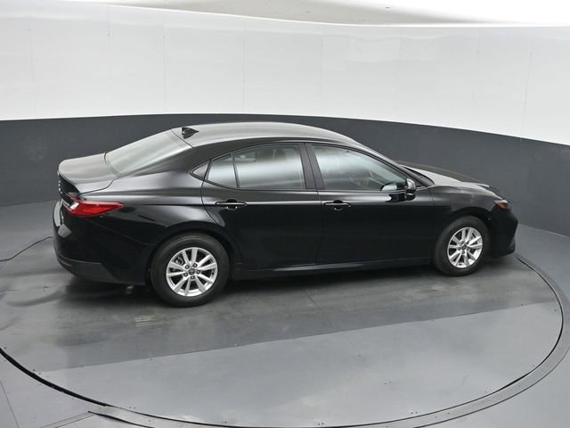 Used 2025 Toyota Camry LE FWD image 29