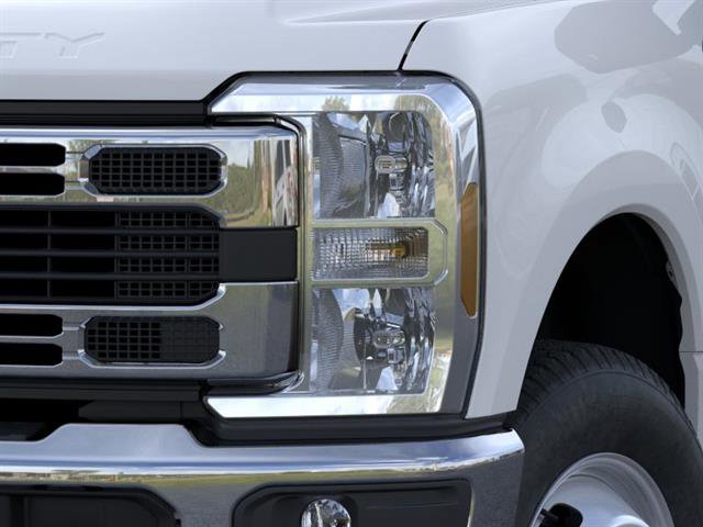 New 2026 Ford F350 XL w/ XL Chrome Package image 19
