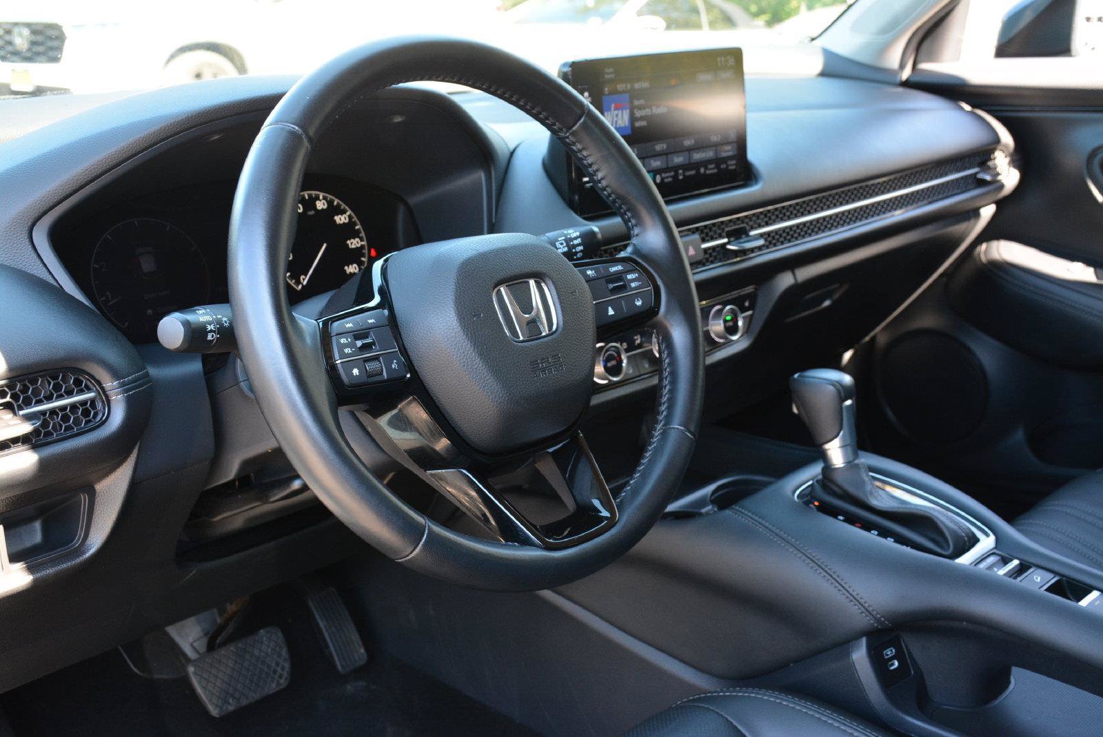 Used 2025 Honda HR-V EX-L image 11