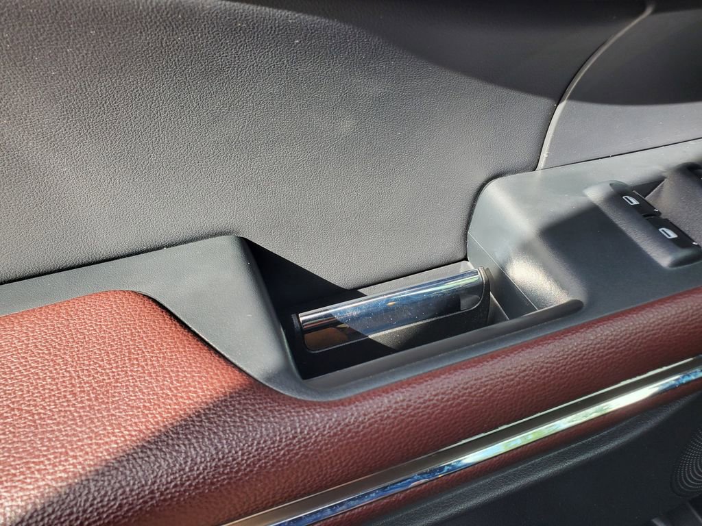 Used 2023 Ford Expedition Limited image 23