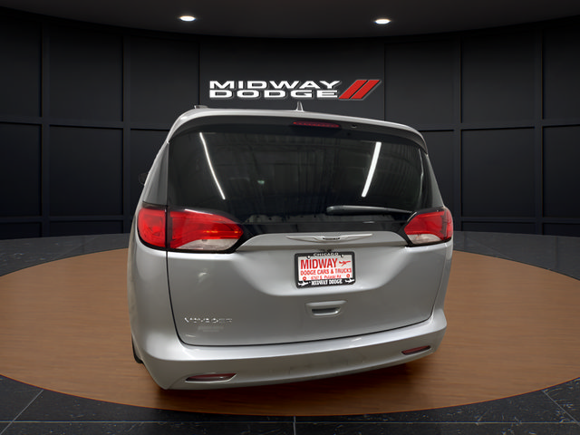 Used 2021 Chrysler Voyager Lxi FWD image 6