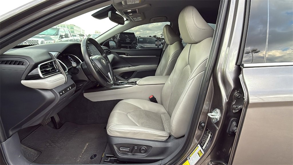 Used 2023 Toyota Camry XLE image 12