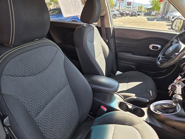 Used 2015 Kia Soul + FWD image 7