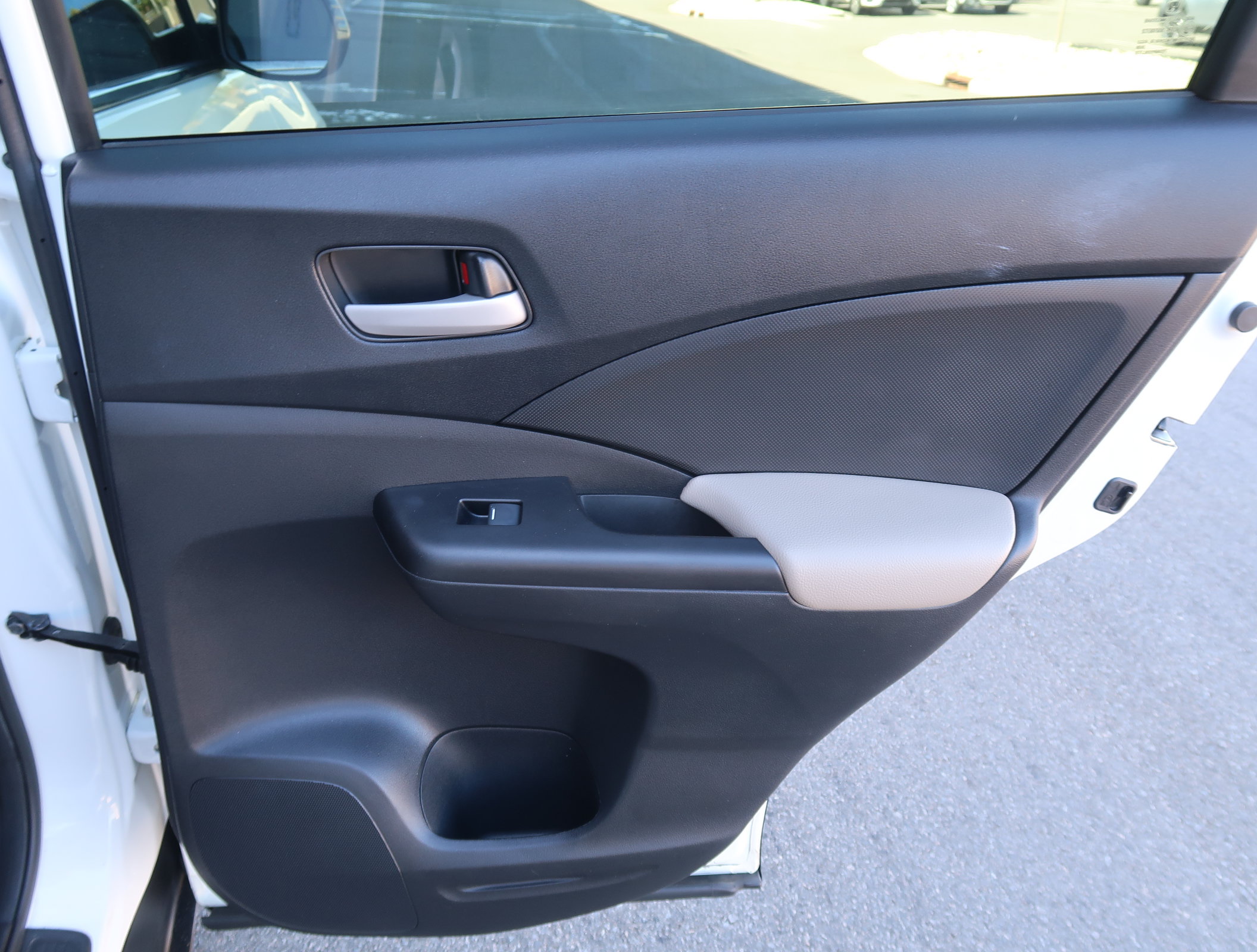 Used 2015 Honda CR-V LX image 36