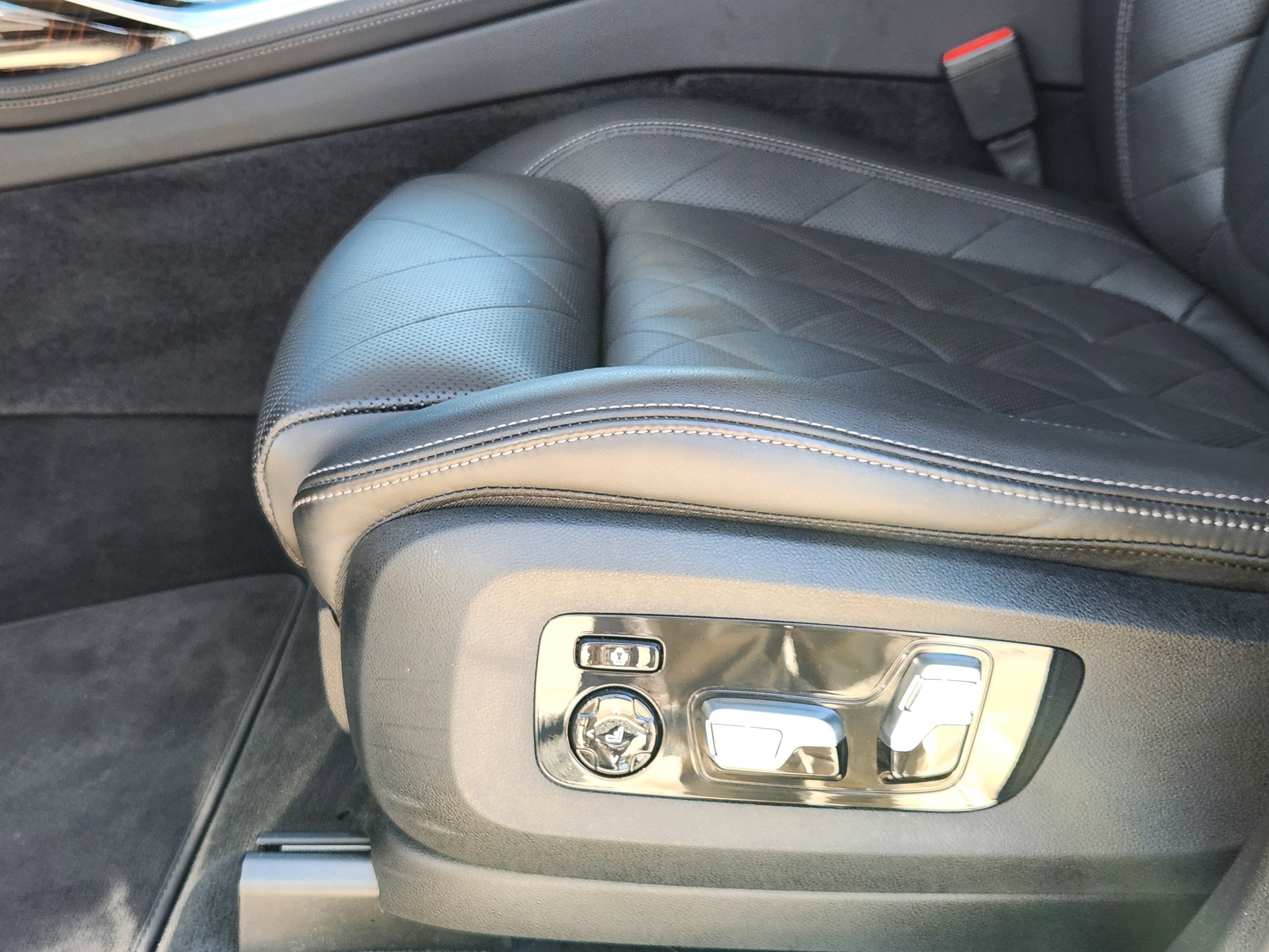 Used 2024 BMW X7 xDrive40i w/ Premium Package image 22