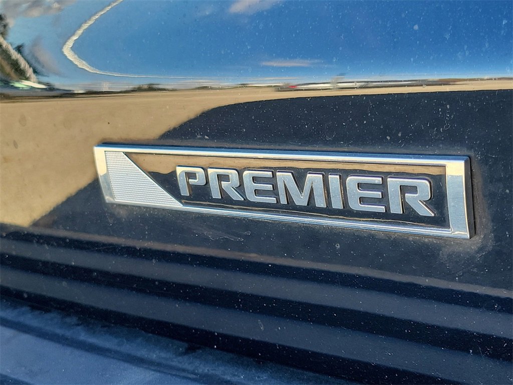 Used 2017 Chevrolet Suburban Premier image 6