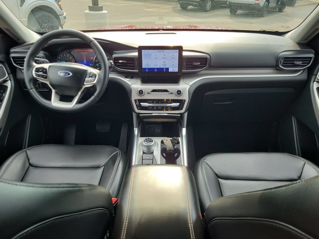 Used 2024 Ford Explorer XLT w/ Equipment Group 202A AWD/4WD image 14