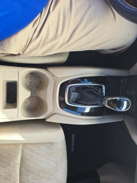 Used 2017 Nissan Rogue S AWD/4WD image 10