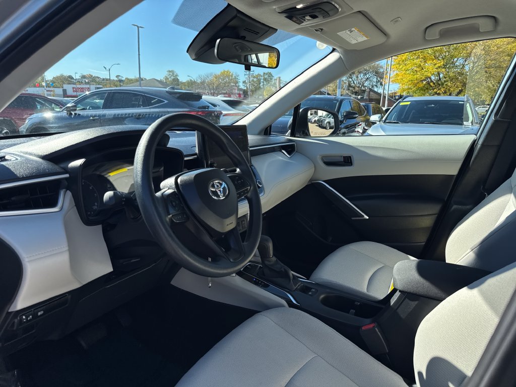 Used 2024 Toyota Corolla Cross L AWD/4WD image 14