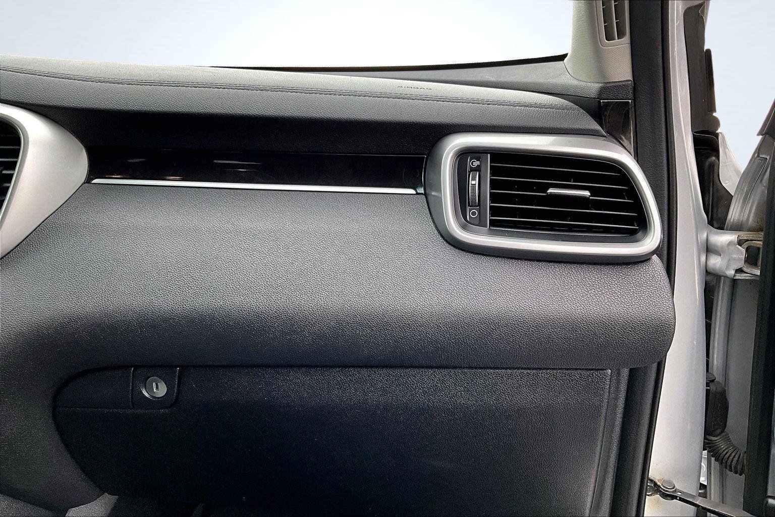 Used 2016 Kia Sorento LX w/ LX Convenience Package image 18