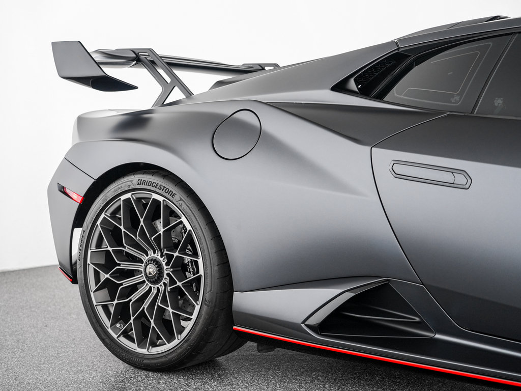 Used 2023 Lamborghini Huracan STO RWD image 38