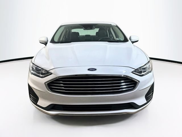 Used 2020 Ford Fusion SE FWD image 2