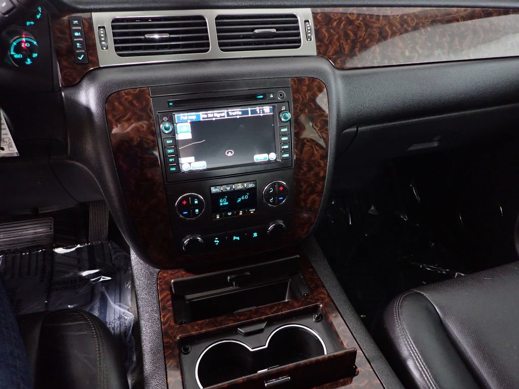 Used 2011 GMC Sierra 1500 Denali AWD/4WD image 29