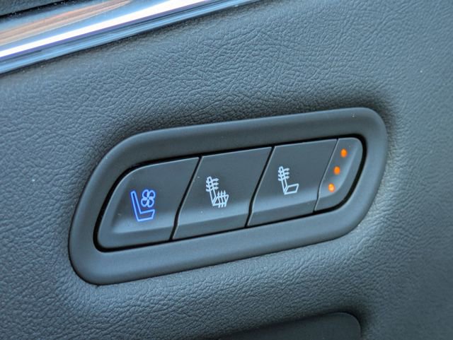 Used 2023 Cadillac Escalade Premium Luxury image 20