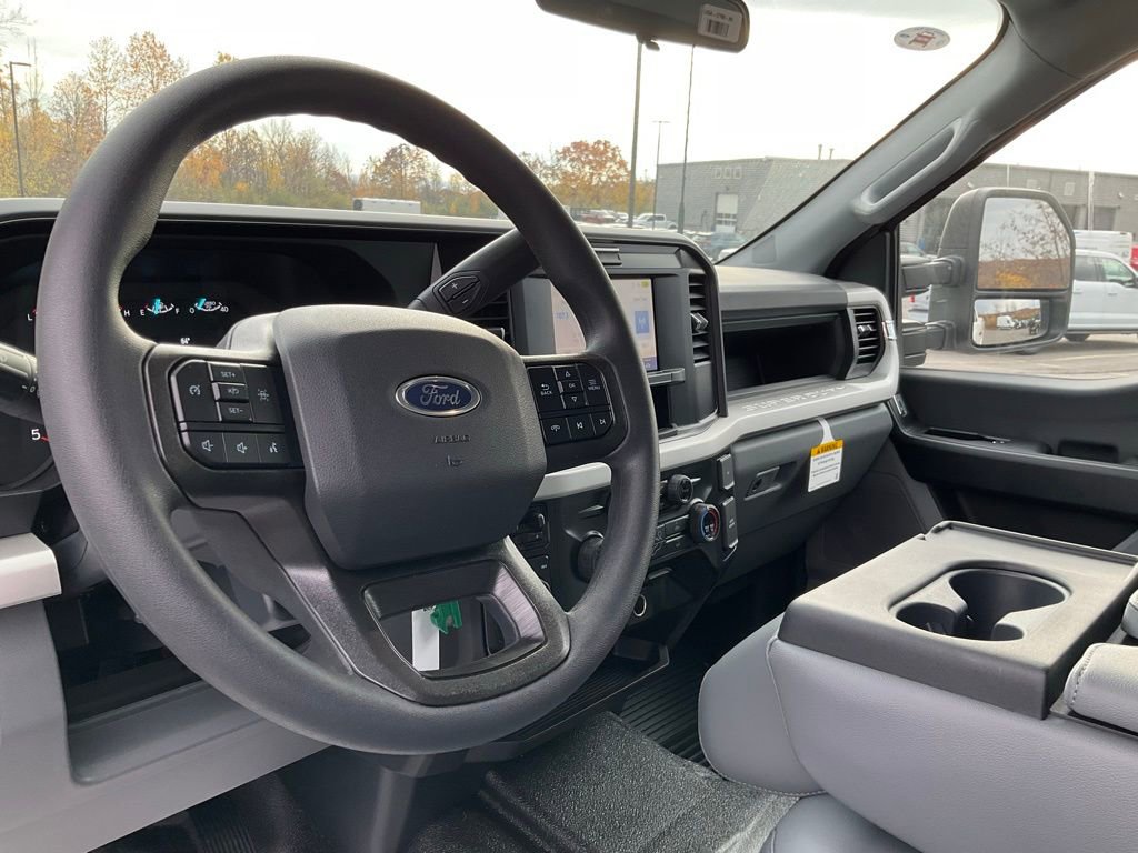 New 2026 Ford F350 XL w/ XL Chrome Package image 19