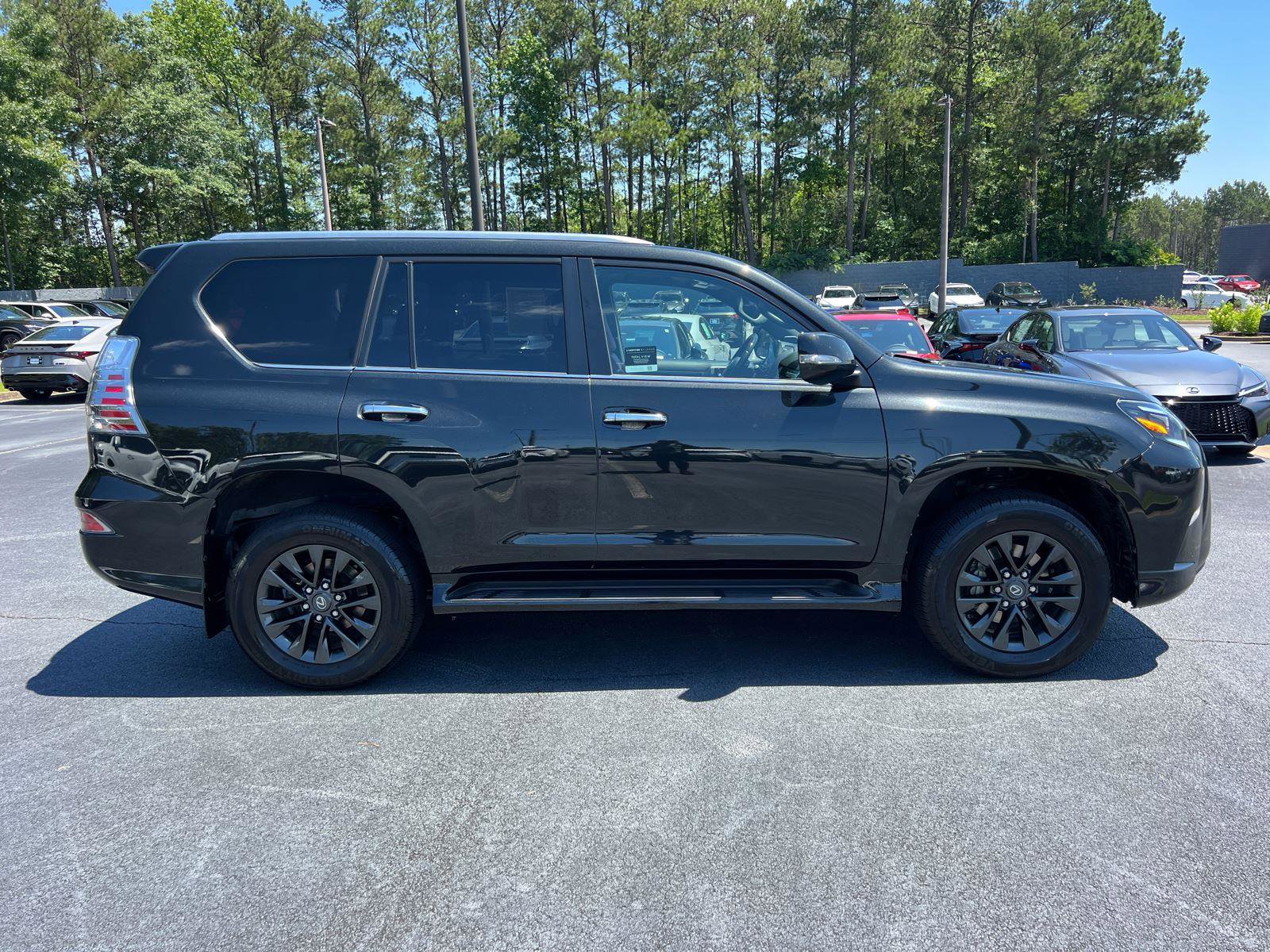 Certified 2022 Lexus GX 460 Premium AWD/4WD image 4