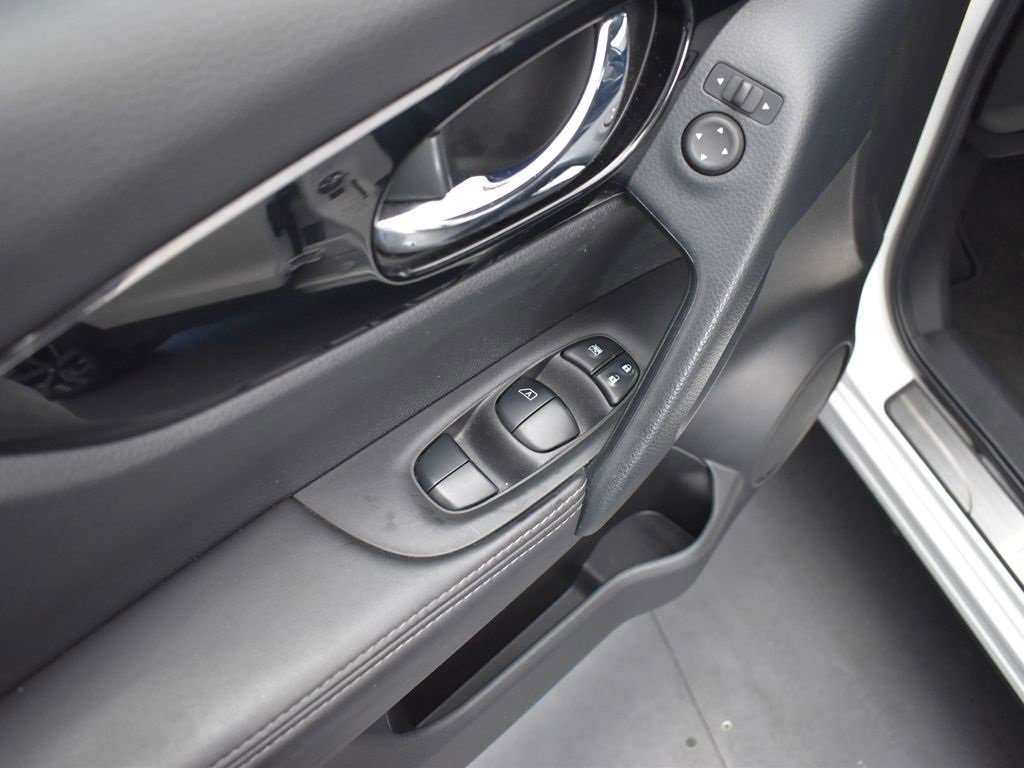 Used 2022 Nissan Rogue Sport SL image 10