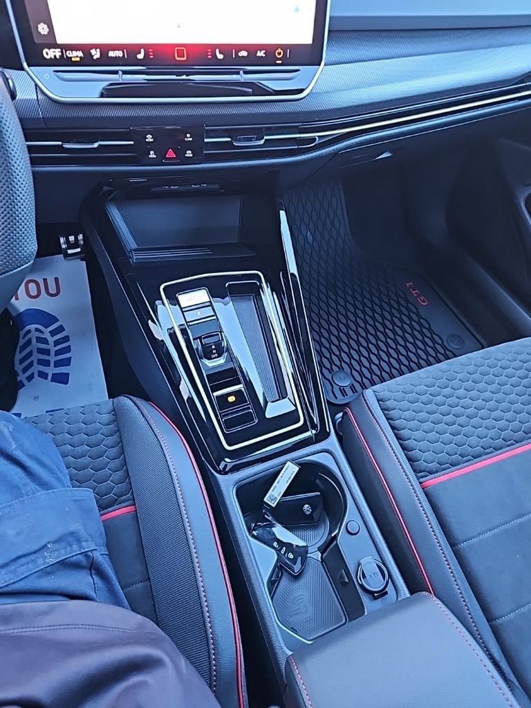 New 2026 Volkswagen GTI SE FWD image 33