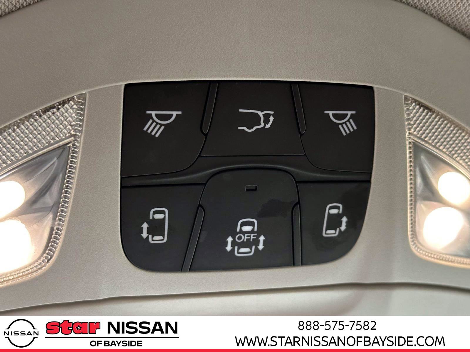 Used 2018 Chrysler Pacifica Touring-L image 32