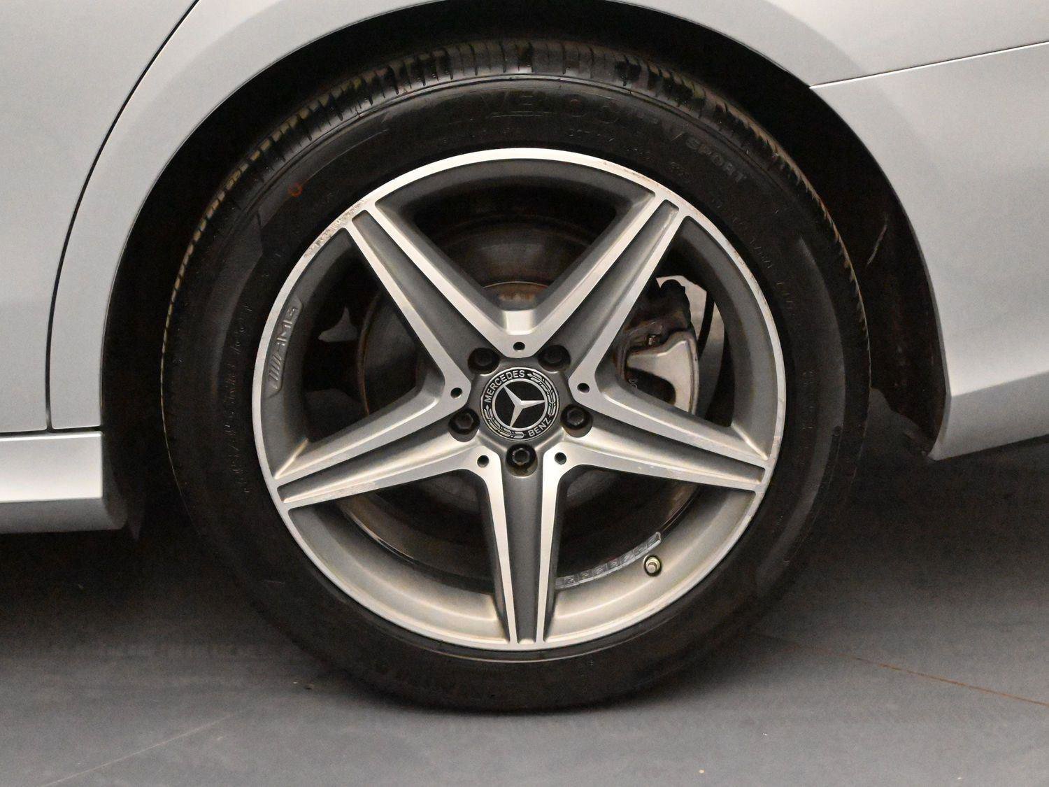 Used 2019 Mercedes-Benz E 300 4MATIC image 13