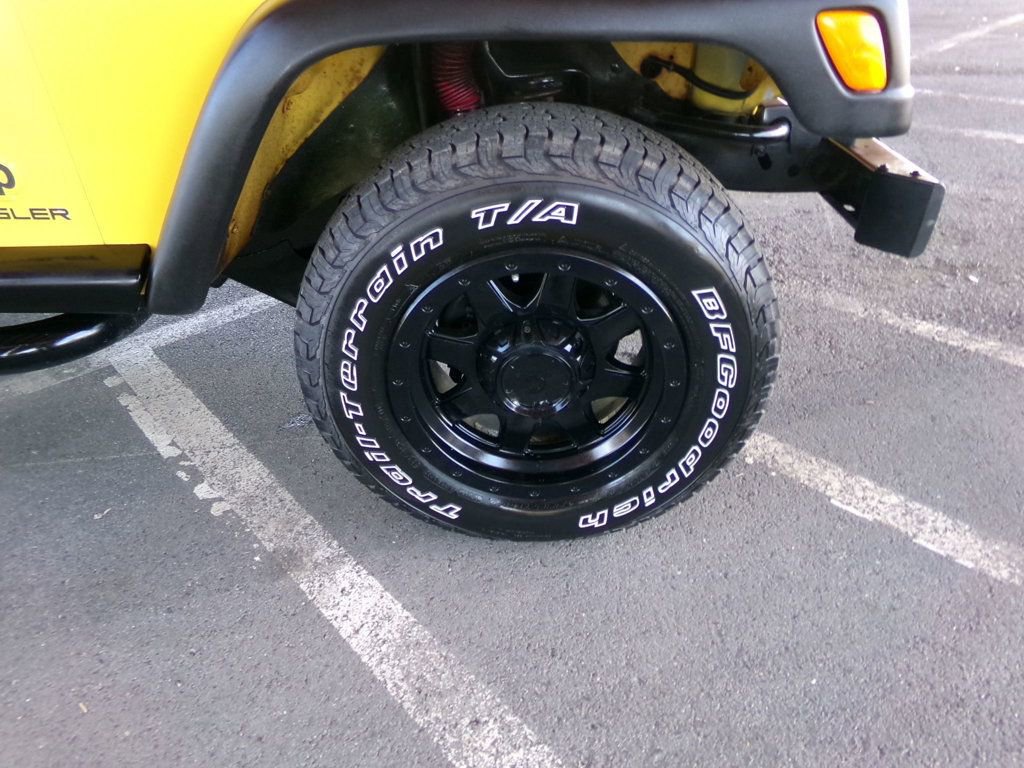 Used 2004 Jeep Wrangler X AWD/4WD image 13