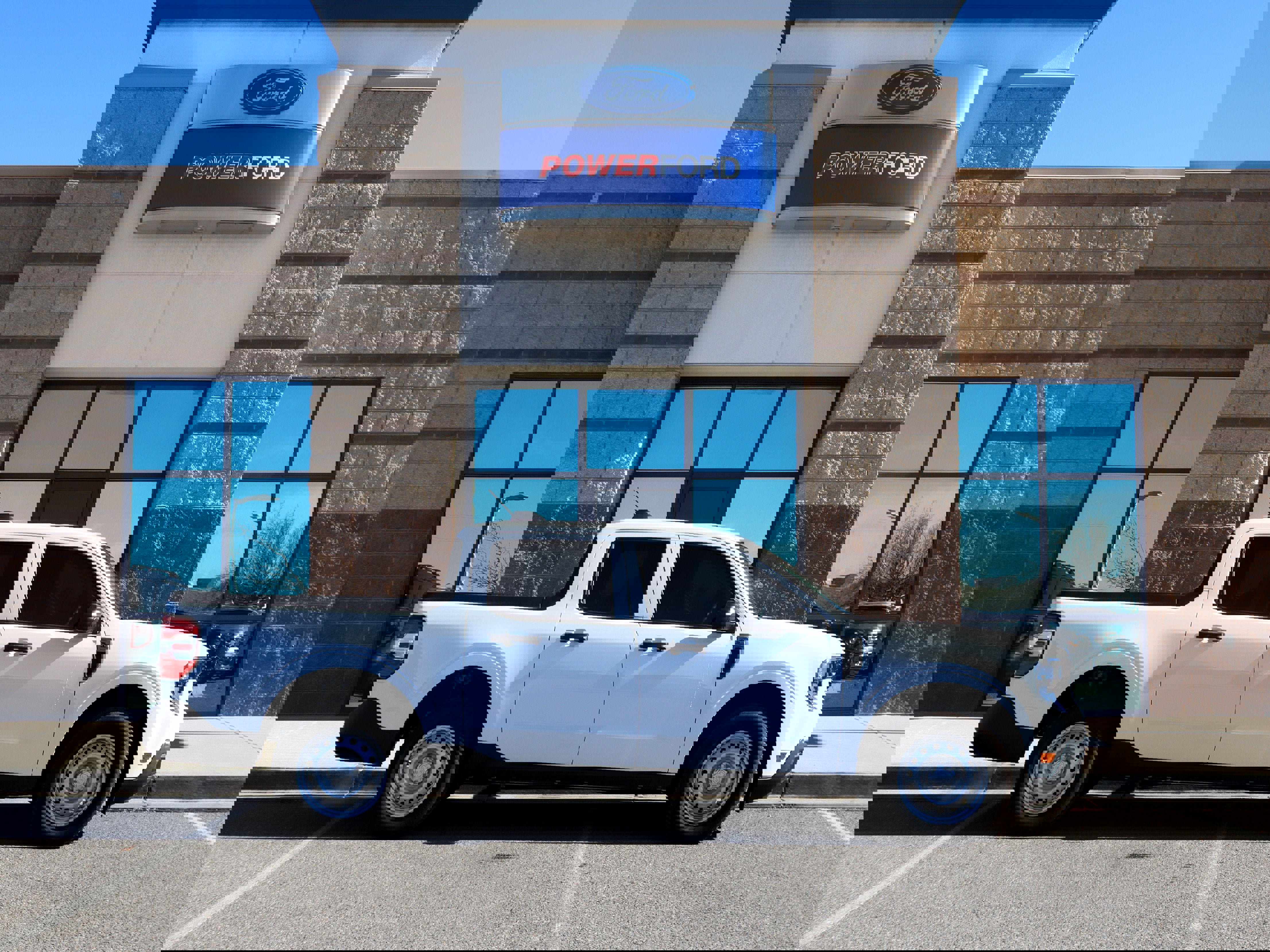 Used 2025 Ford Maverick XL w/ Equipment Group 102A image 5