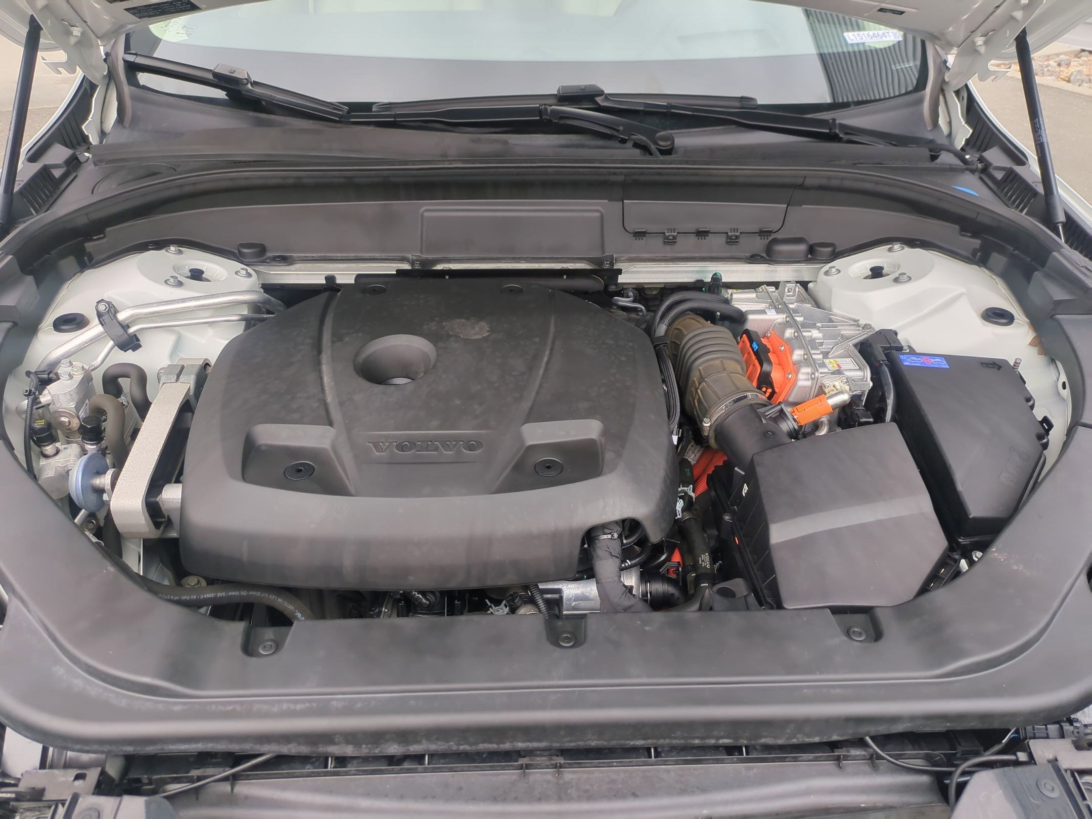 Used 2020 Volvo XC60 T8 Inscription w/ Protection Package Premier image 30