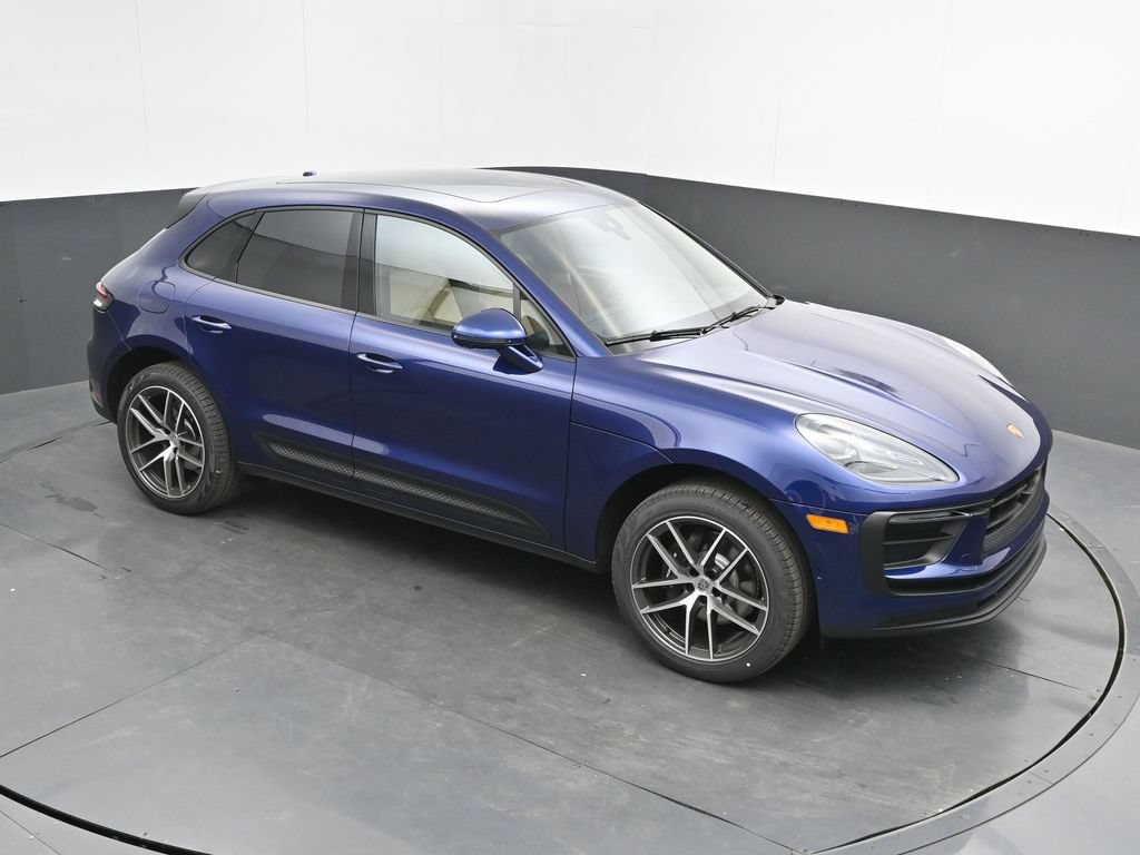 Certified 2026 Porsche Macan AWD/4WD image 32