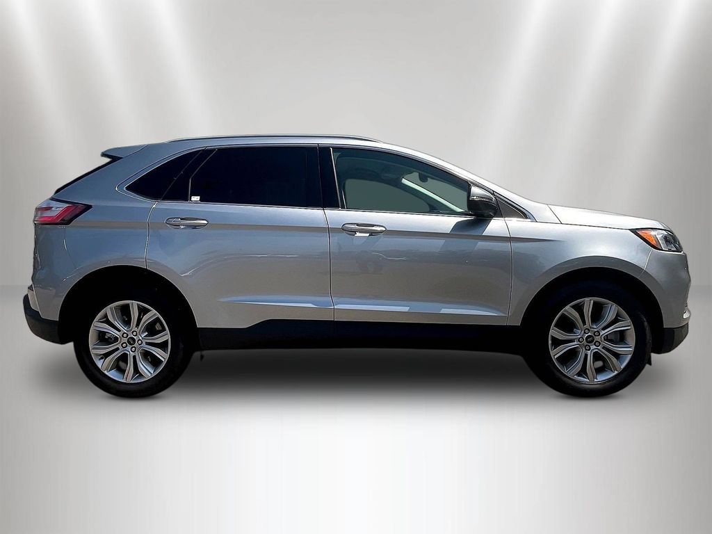 Used 2024 Ford Edge Titanium AWD/4WD image 4