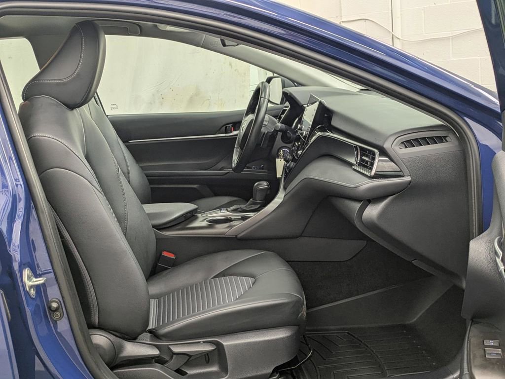 Used 2023 Toyota Camry SE image 18