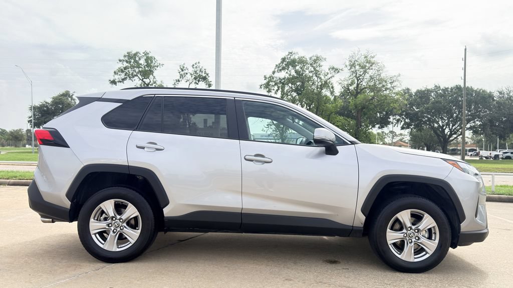 Used 2025 Toyota RAV4 XLE FWD image 6