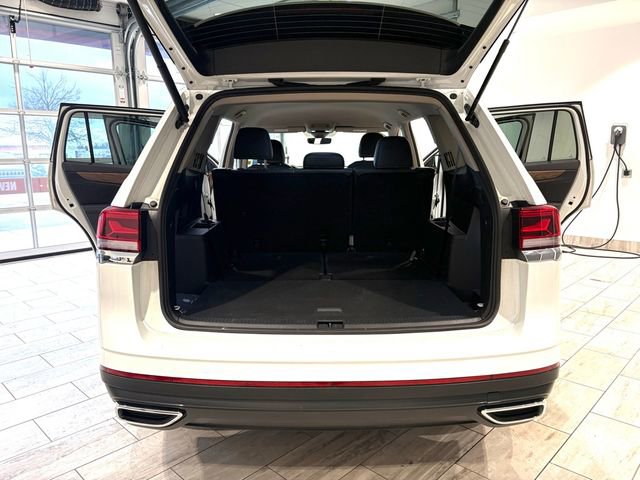 Used 2025 Volkswagen Atlas SE image 23
