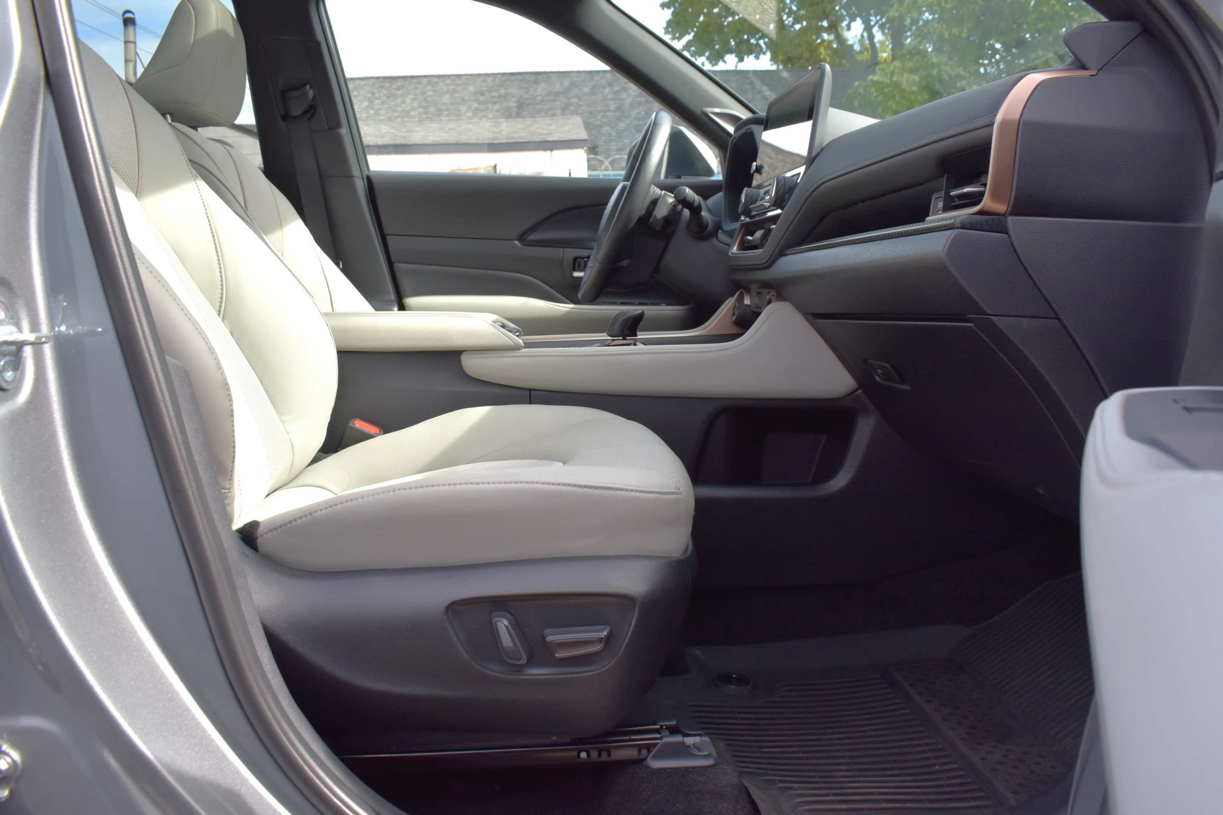 Used 2026 Toyota Grand Highlander AWD Hybrid image 32