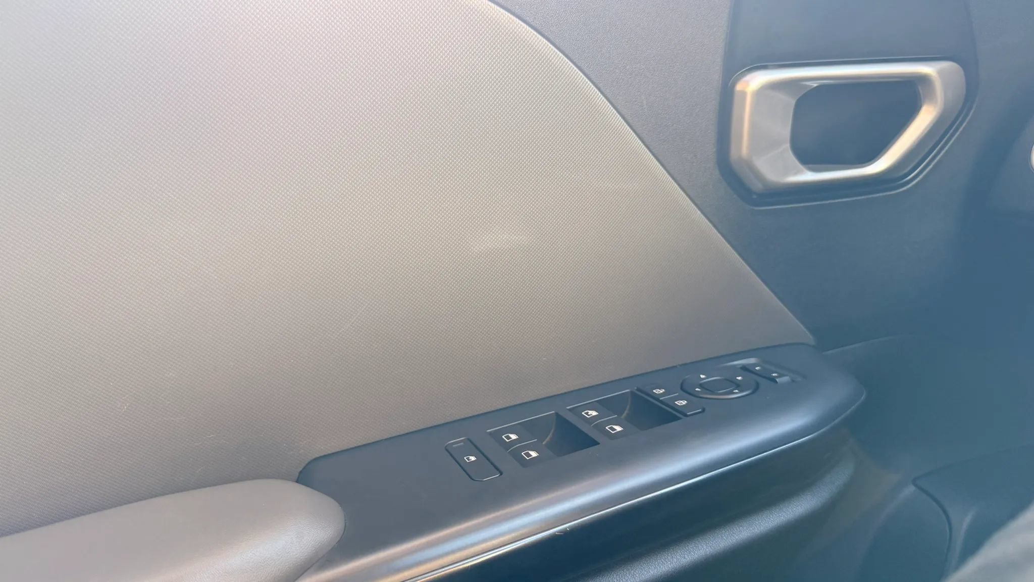 Used 2025 Kia K4 FWD image 26