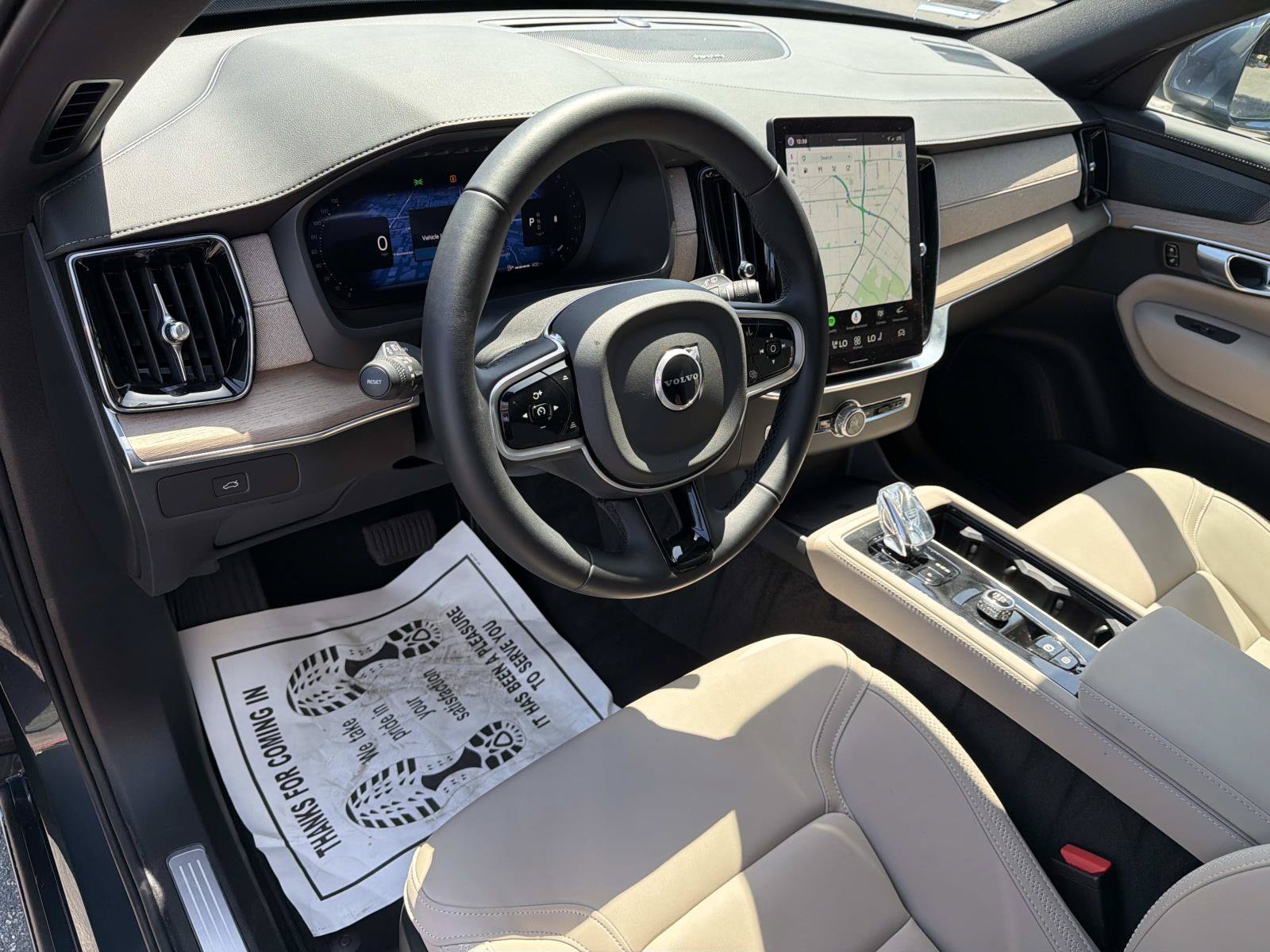 Used 2026 Volvo XC90 B6 Plus w/ Protection Package Premier AWD/4WD image 9