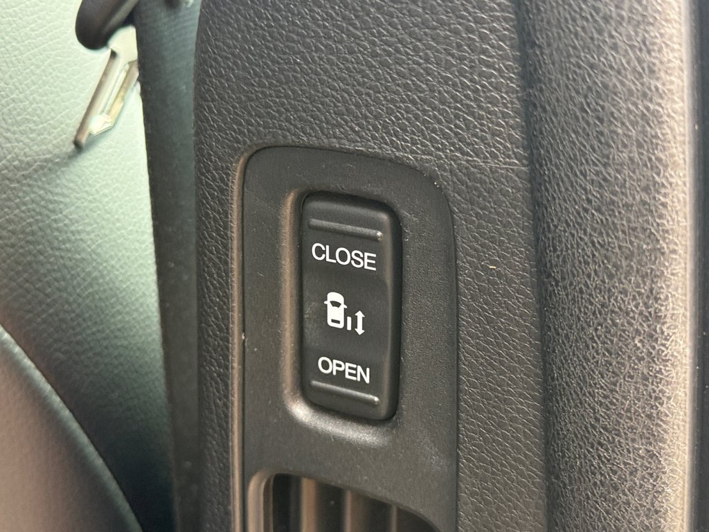 Used 2025 Honda Odyssey Sport-L image 42