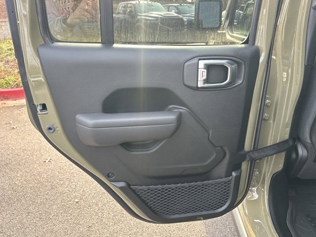 New 2026 Jeep Gladiator Rubicon w/ Technology Group image 20