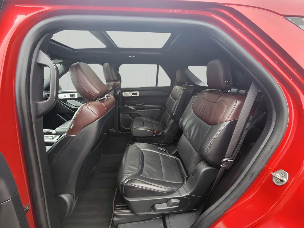 Used 2020 Ford Explorer Platinum w/ Premium Technology Package image 28