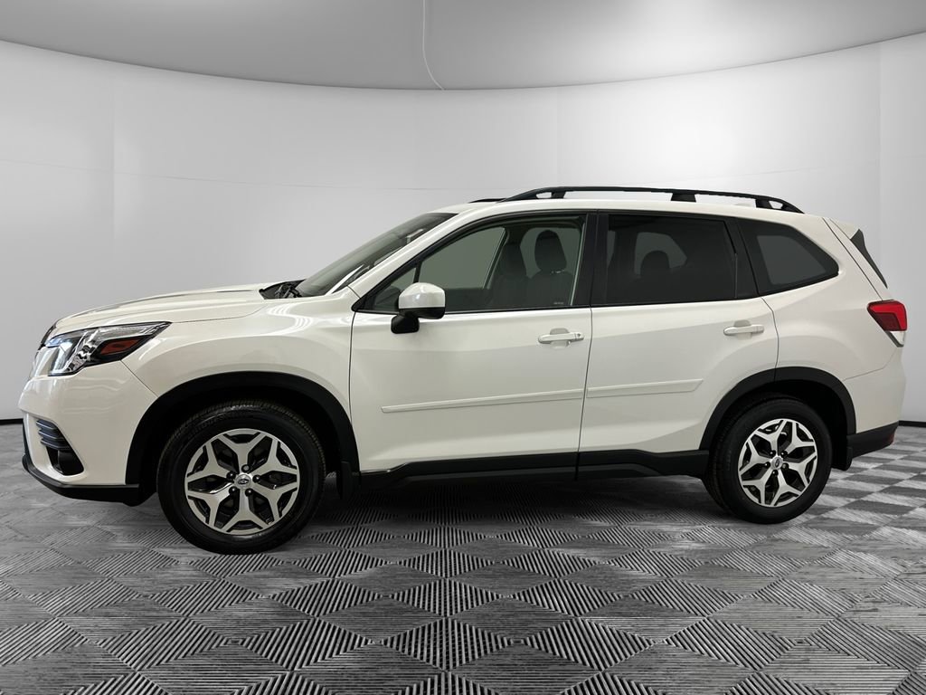 Used 2022 Subaru Forester Premium AWD/4WD image 2