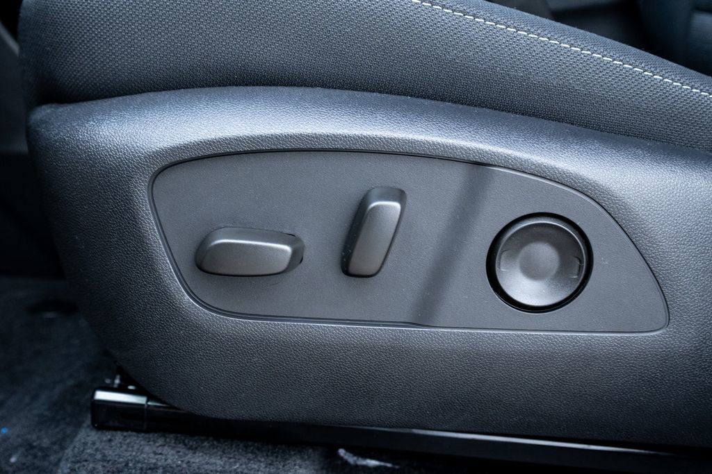 New 2026 Chevrolet Traverse LT image 19